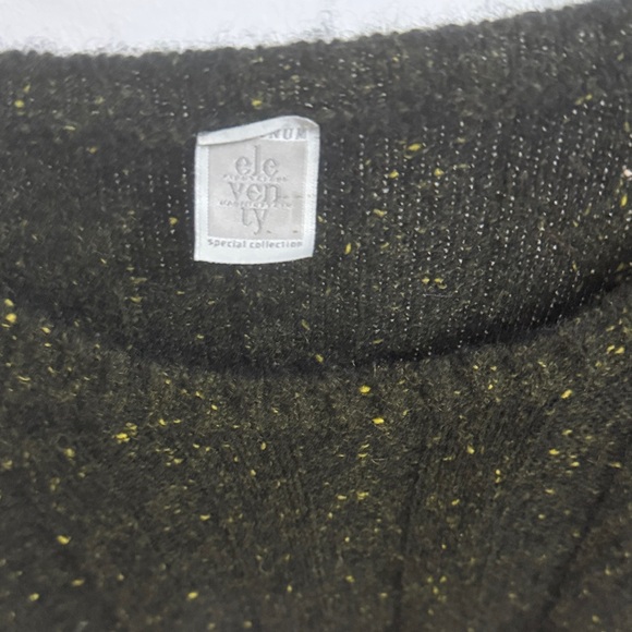 Eleventy platinum men’s small green cashmere with Yellow Accents